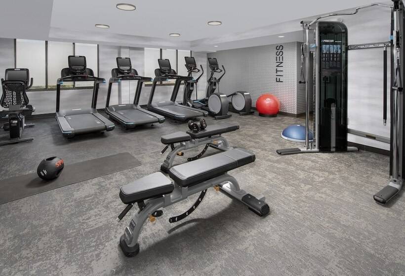 هتل Fairfield Inn & Suites By Marriott Alexandria West/mark Center