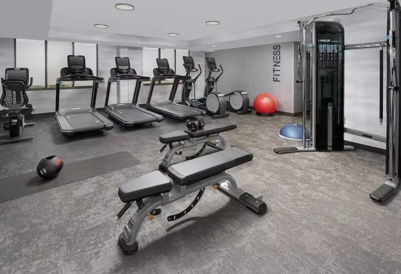 هتل Fairfield Inn & Suites By Marriott Alexandria West/mark Center