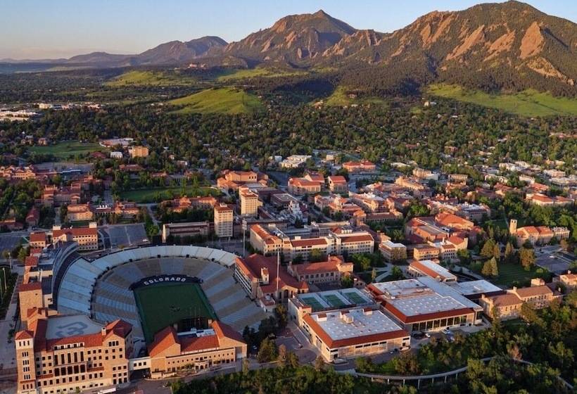 Отель Fairfield Inn & Suites Boulder