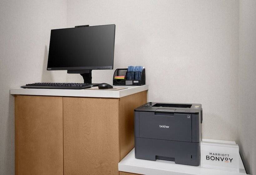 Отель Fairfield Inn & Suites Boulder