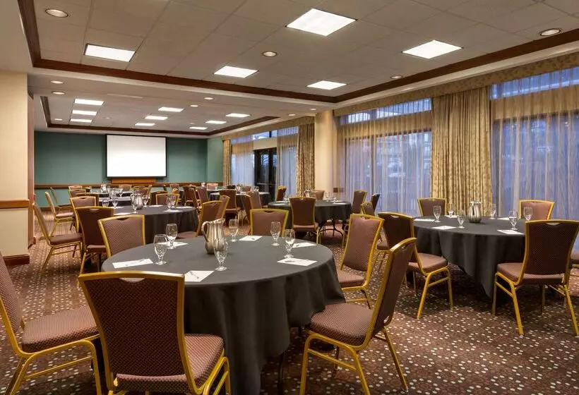 Отель Hampton Inn Denver West Federal Center