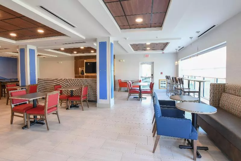 Holiday Inn Express Hotel & Suites Richwood   Cincinnati South, An Ihg