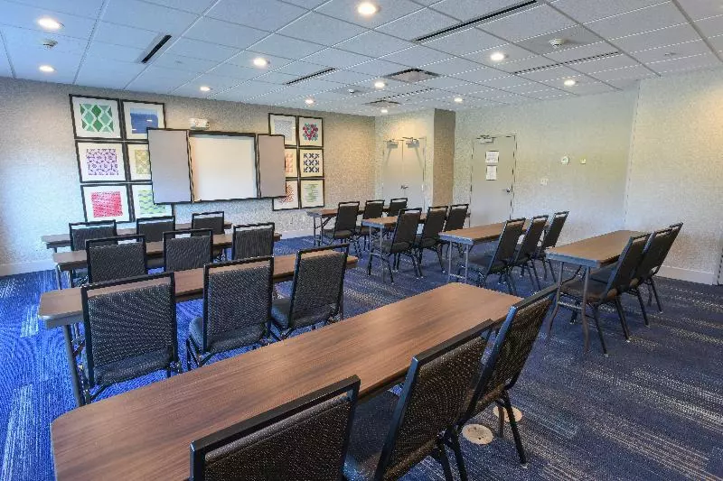 Holiday Inn Express Hotel & Suites Richwood   Cincinnati South, An Ihg