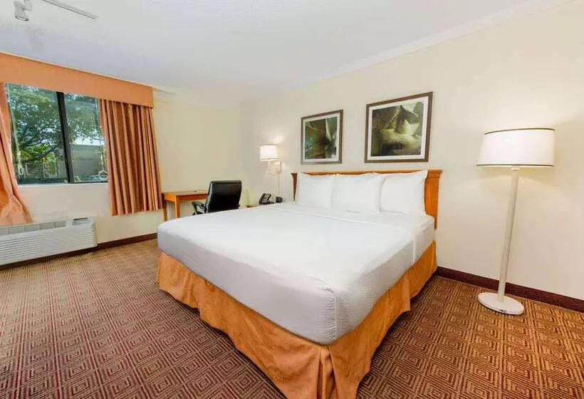 فندق La Quinta By Wyndham Ft Lauderdale Cypress Creek