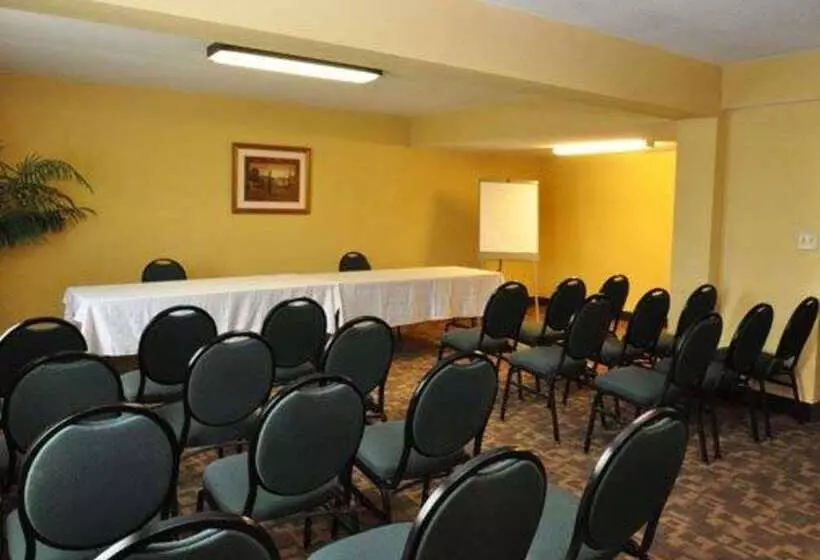 בית מלון כפרי Quality Inn Asheboro South