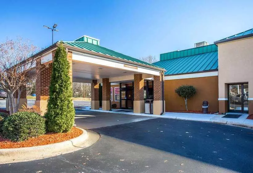בית מלון כפרי Quality Inn Asheboro South