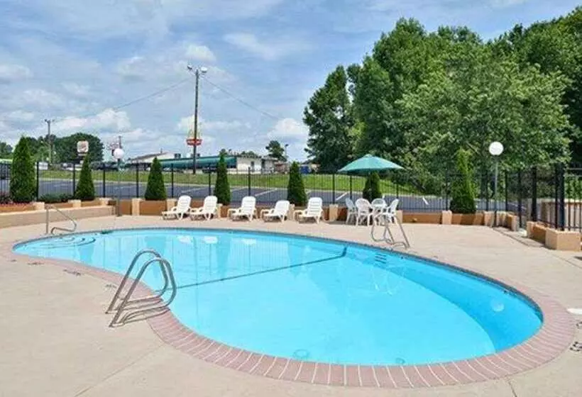 בית מלון כפרי Quality Inn Asheboro South
