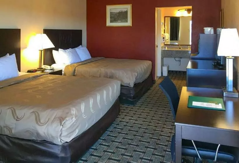 호텔 Quality Inn & Suites