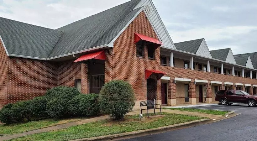 فندق Red Roof Inn & Suites Cornelius   Lake Norman