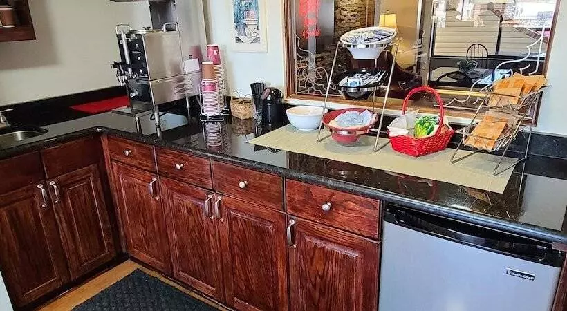 فندق Red Roof Inn & Suites Cornelius   Lake Norman