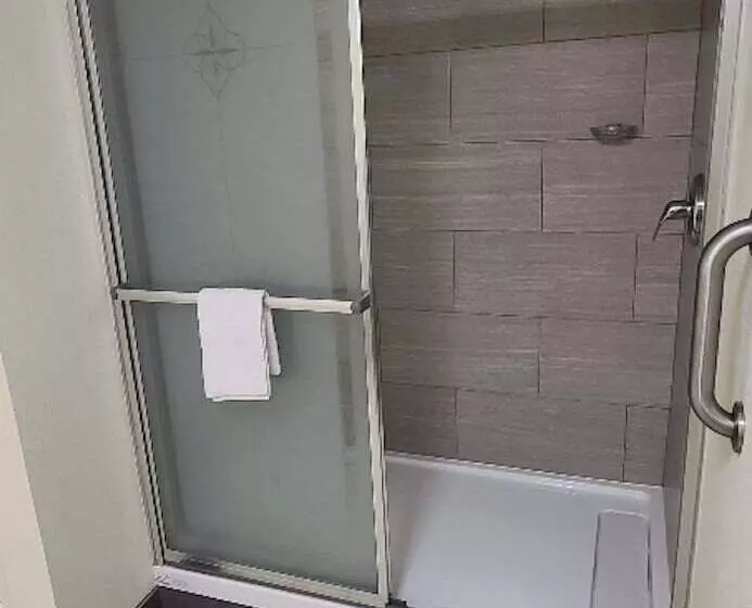 فندق Red Roof Inn & Suites Cornelius   Lake Norman