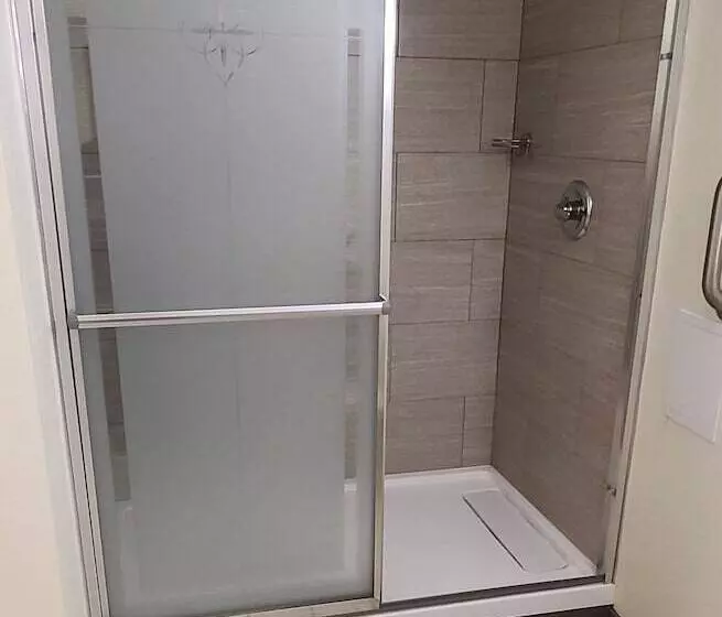 فندق Red Roof Inn & Suites Cornelius   Lake Norman