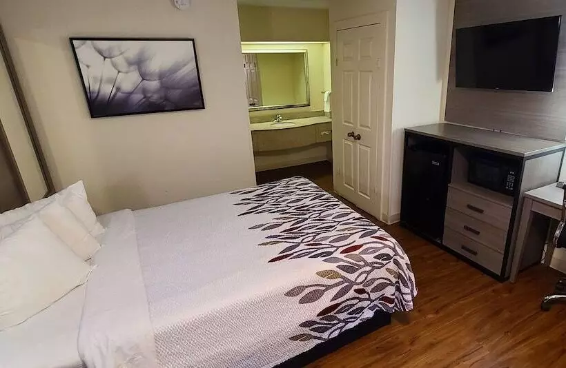 فندق Red Roof Inn & Suites Cornelius   Lake Norman