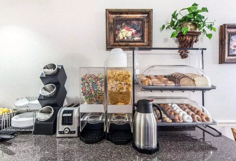 فندق Rodeway Inn