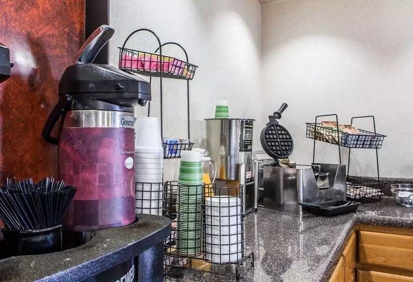 فندق Rodeway Inn