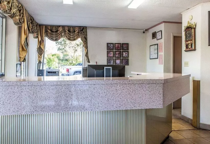 فندق Rodeway Inn