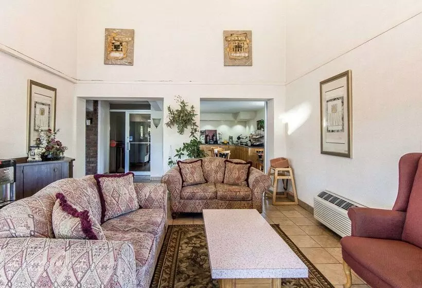 فندق Rodeway Inn