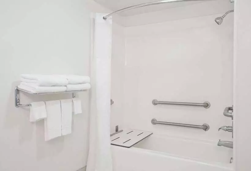 Отель Super 8 By Wyndham Augusta