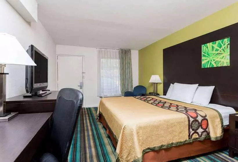 Отель Super 8 By Wyndham Augusta