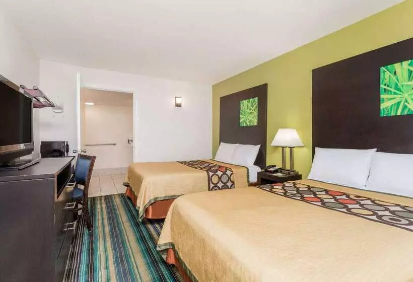 Отель Super 8 By Wyndham Augusta