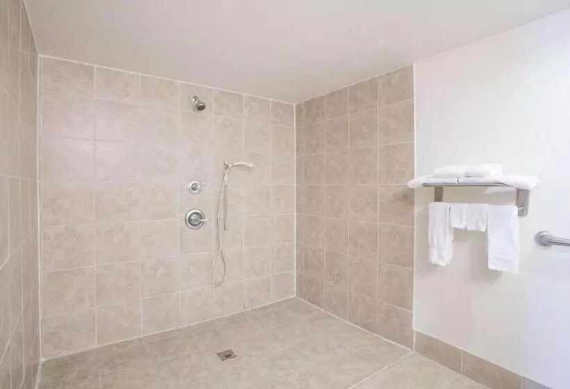 Отель Super 8 By Wyndham Augusta