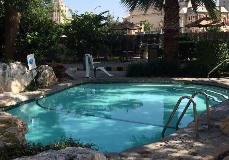 Szálloda The Crockett