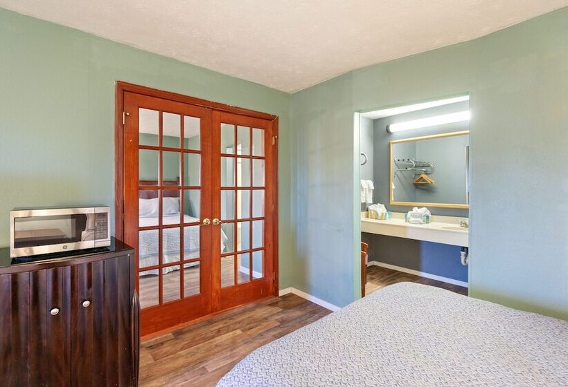 فندق Williamsburg Suites