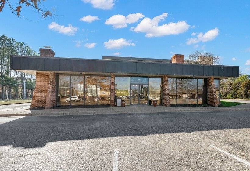 فندق Williamsburg Suites