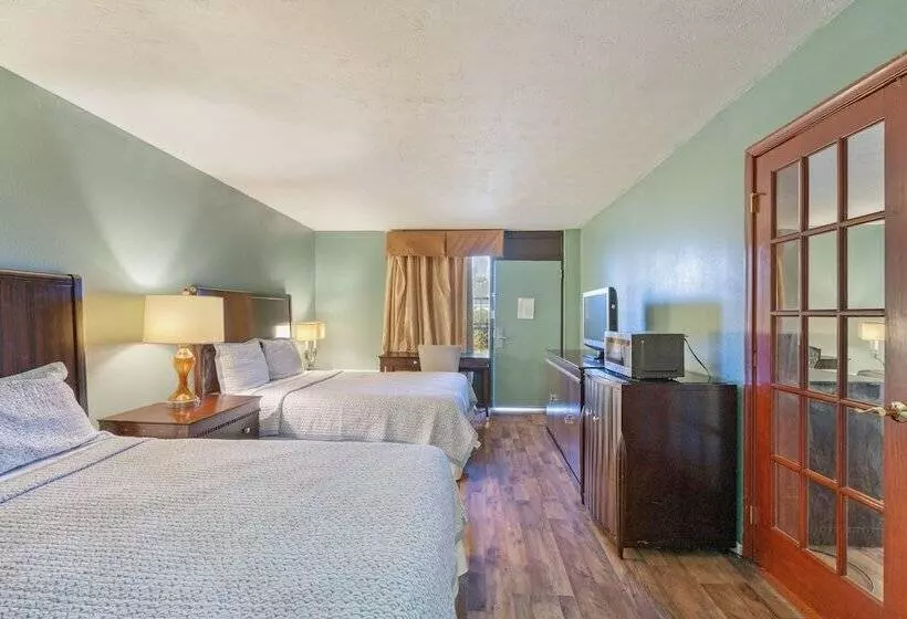 酒店 Williamsburg Suites