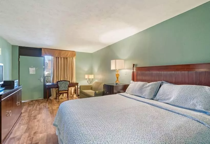 酒店 Williamsburg Suites