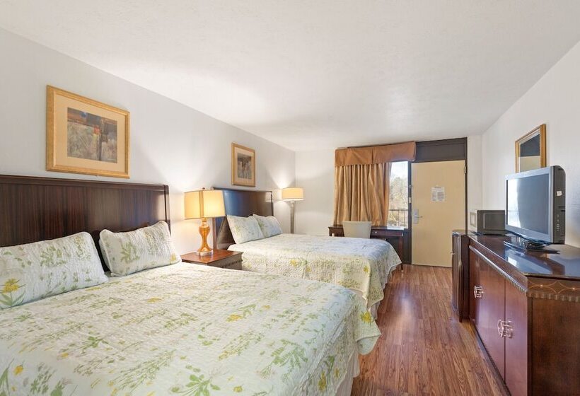 فندق Williamsburg Suites