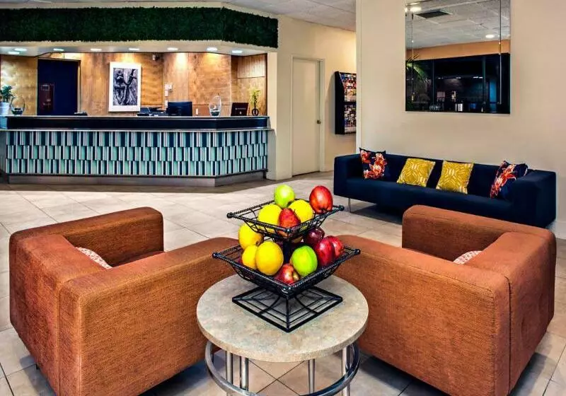 Hotel 502