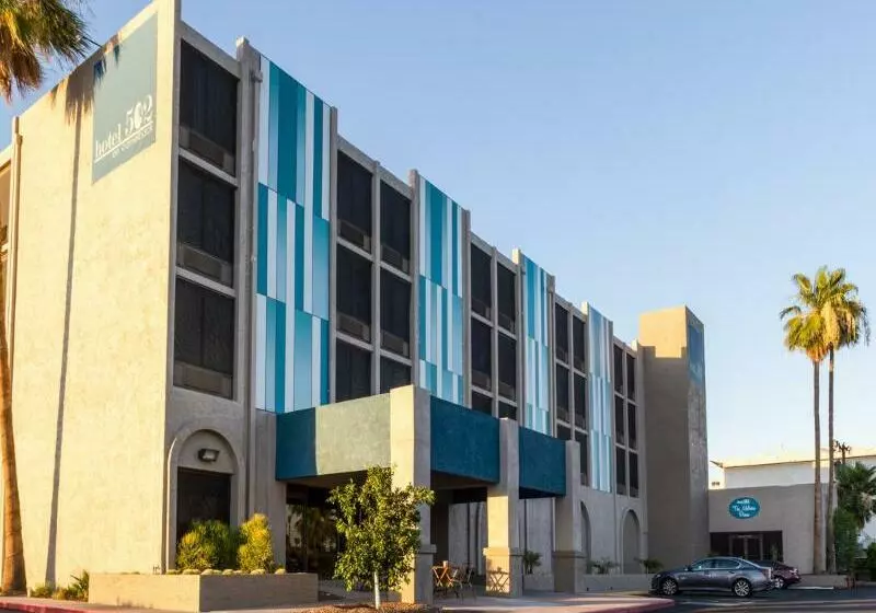 Hotel 502