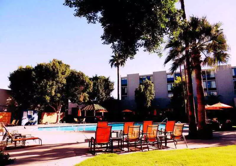 Hotel 502