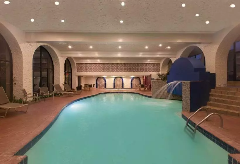 ホテル Aksarben Suites, A Trademark Collection