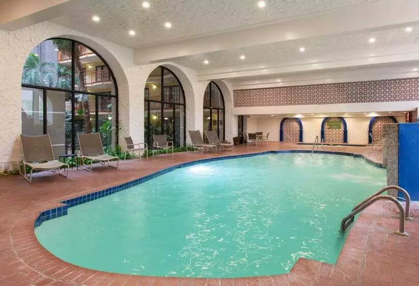 ホテル Aksarben Suites, A Trademark Collection