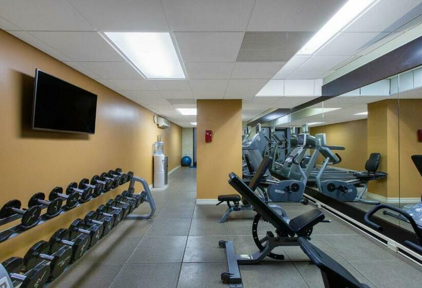 هتل Aksarben Suites, A Trademark Collection