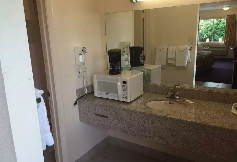 Szálloda Belmont Inn And Suites