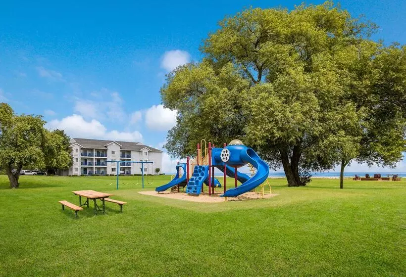 Отель Best Western Harbour Pointe Lakefront