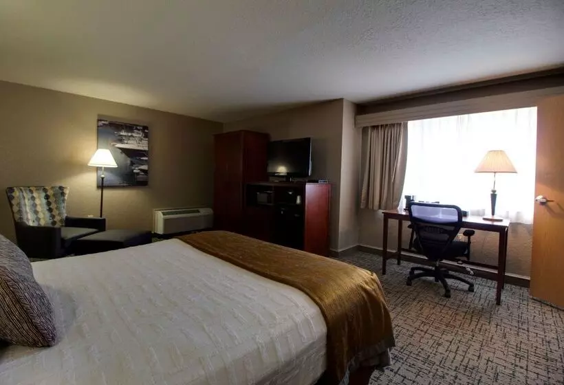 Отель Best Western Harbour Pointe Lakefront