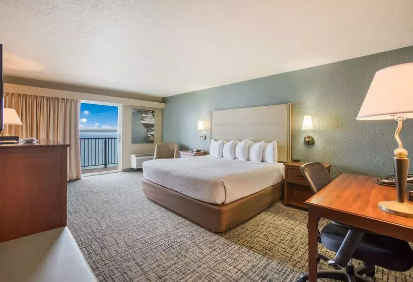 Отель Best Western Harbour Pointe Lakefront
