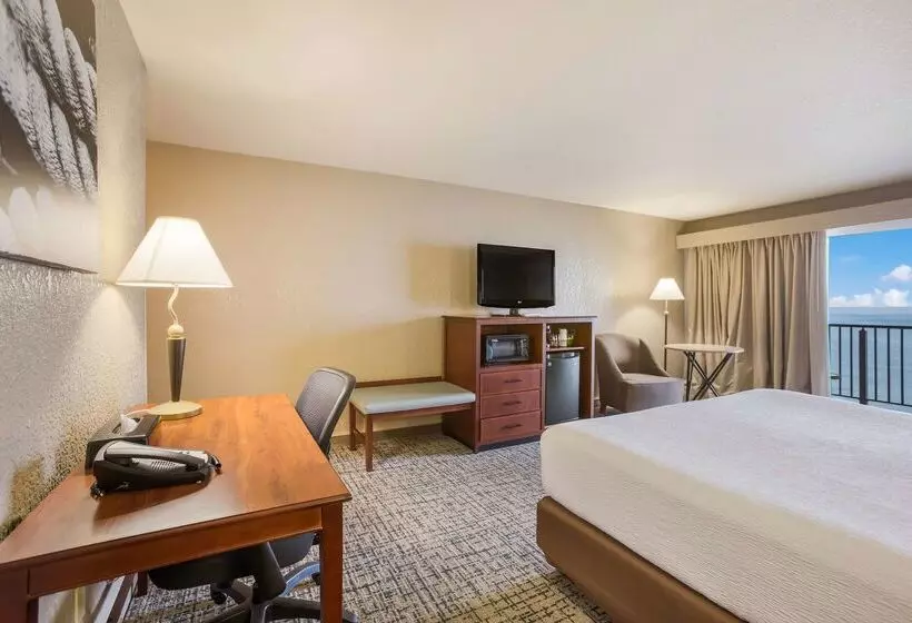 Отель Best Western Harbour Pointe Lakefront