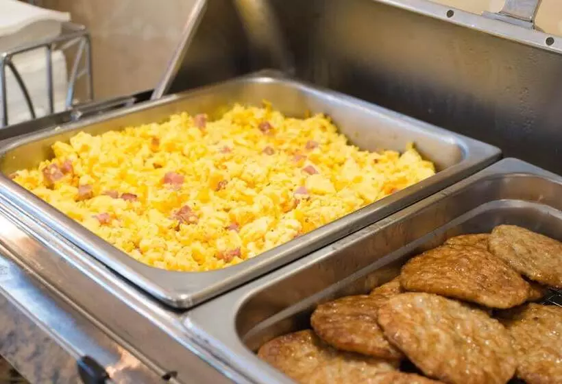 Bridgepointe Inn & Suites By Bphotels, Council Bluffs, Omaha Area