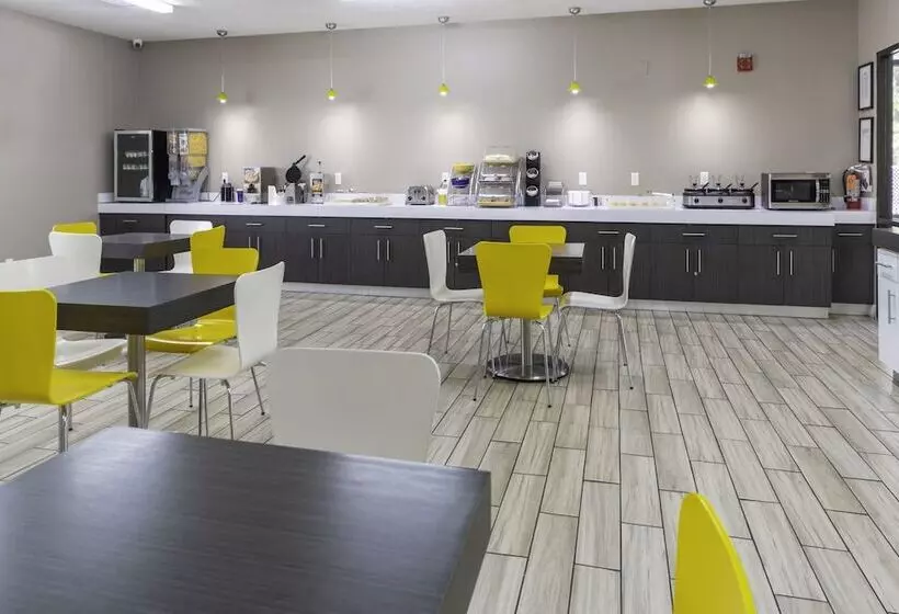 Bridgepointe Inn & Suites By Bphotels, Council Bluffs, Omaha Area