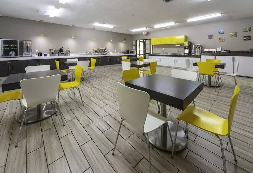 Bridgepointe Inn & Suites By Bphotels, Council Bluffs, Omaha Area