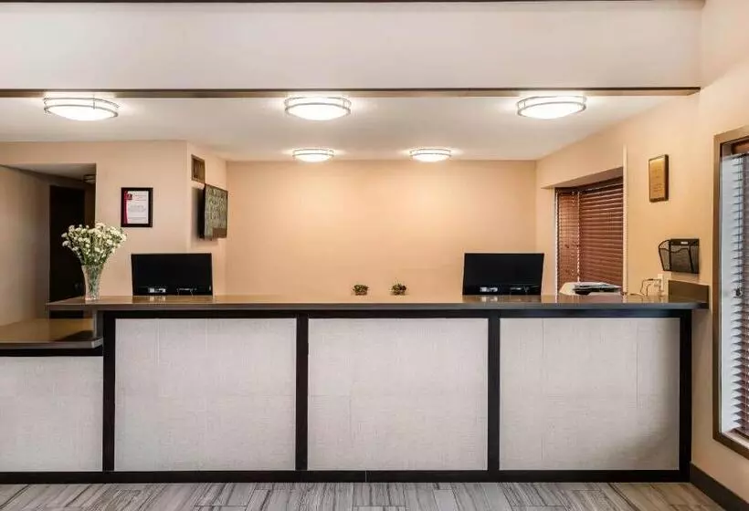 ホテル Oasis Inn Tacoma