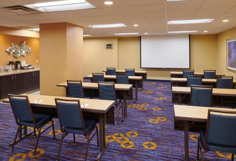 هتل Courtyard Columbus Downtown