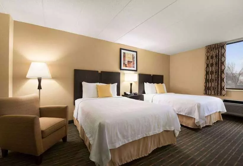 Days Hotel By Wyndham University Ave Se