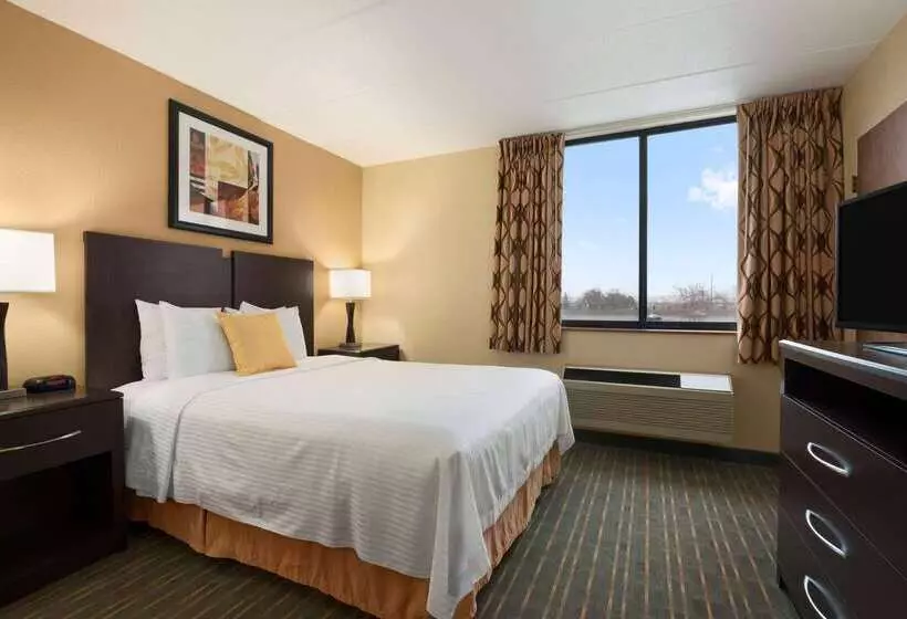 Days Hotel By Wyndham University Ave Se