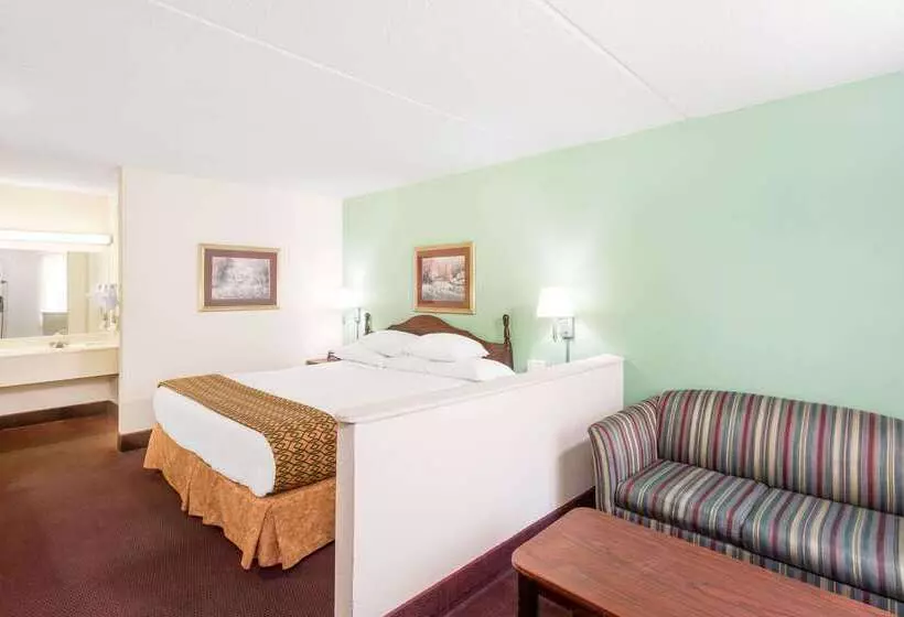 Отель Days Inn By Wyndham Lavonia